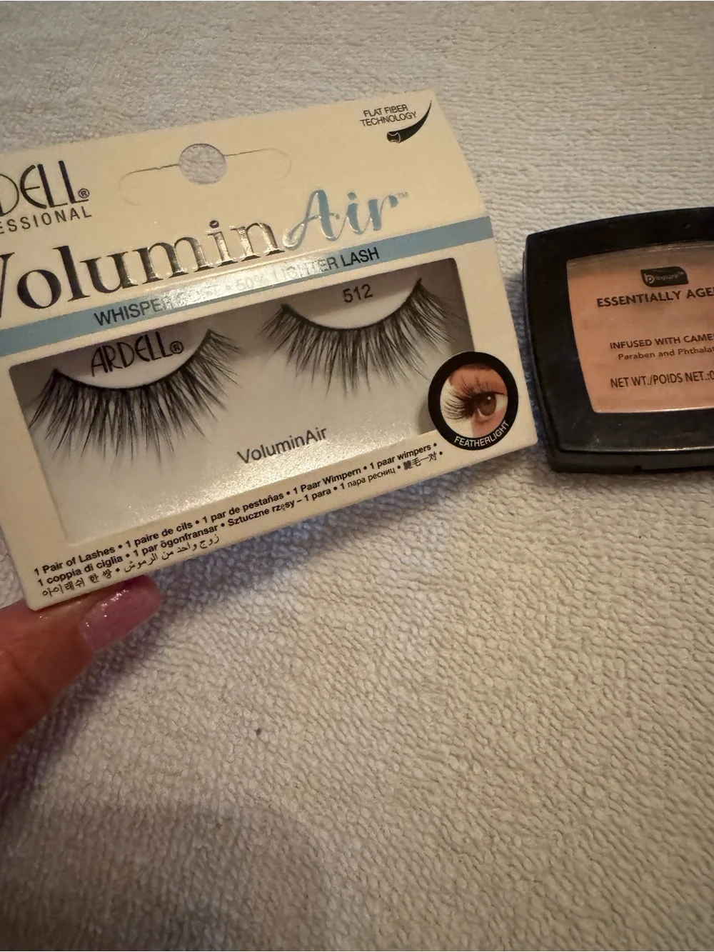 Ardell Black False Lashes with Peach Compact Powder